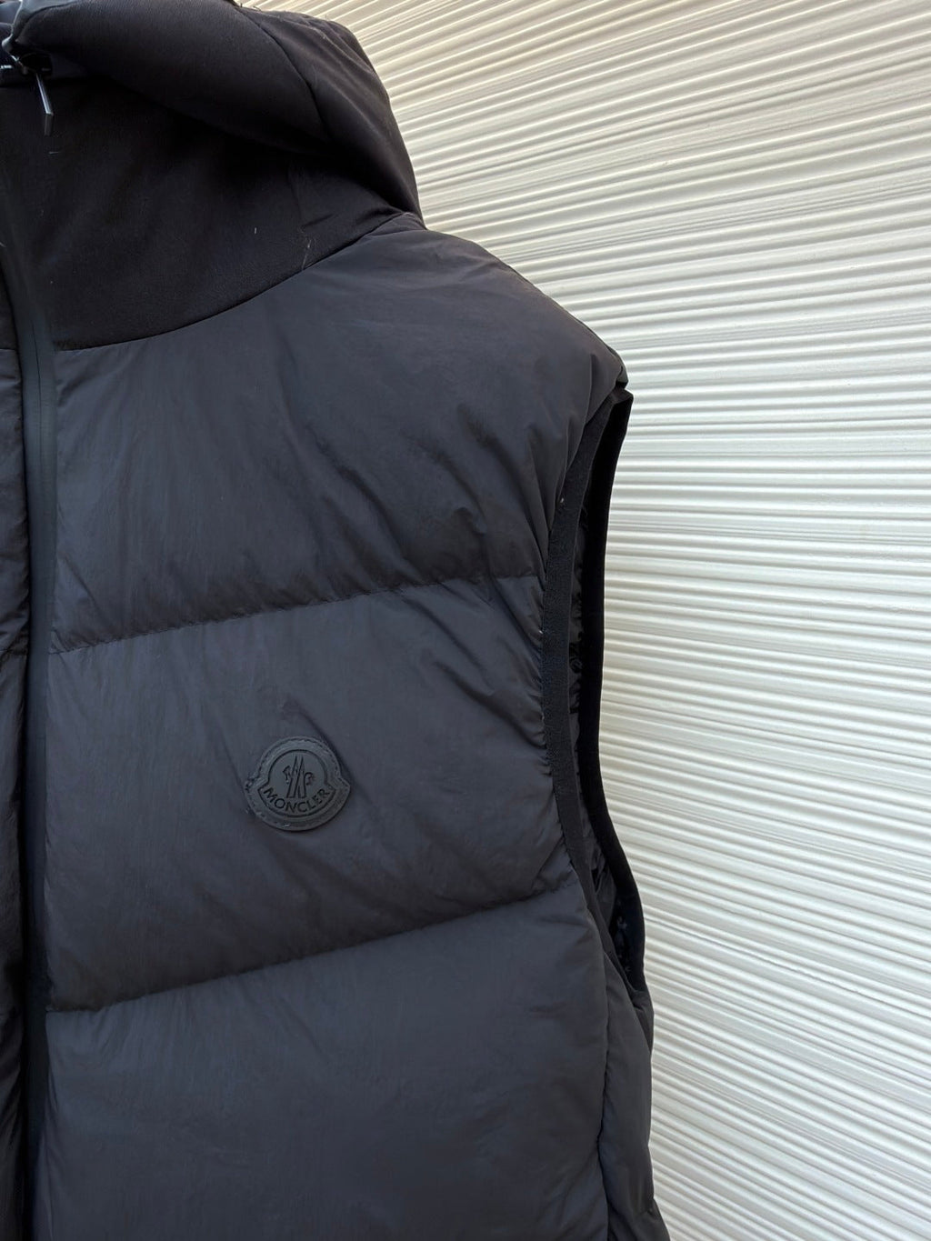 MONCLER DOWN VEST STYLE 318
