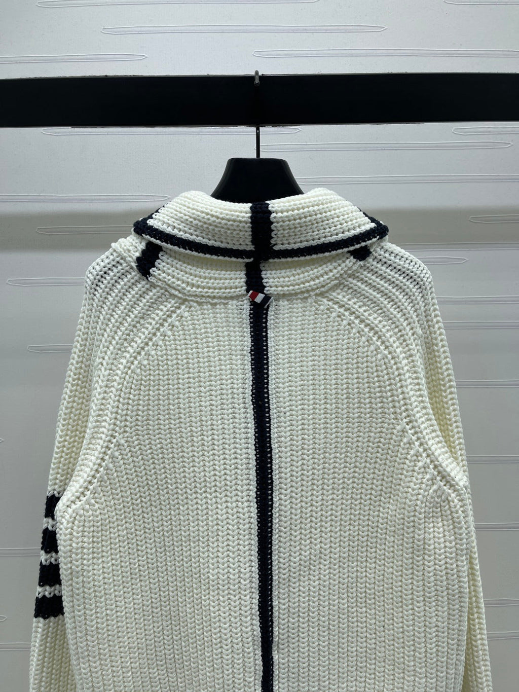 THOM 26S CARDIGAN STYLE 70