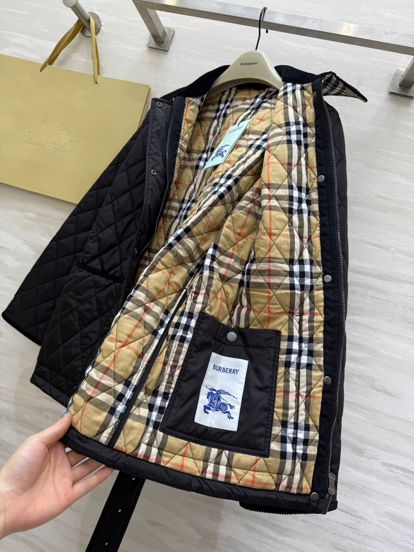 BURBERRY 25S DOWN JACKET 095