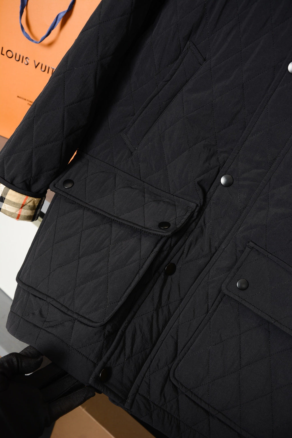 BURBERRY 25S QUILTED JACKET 235