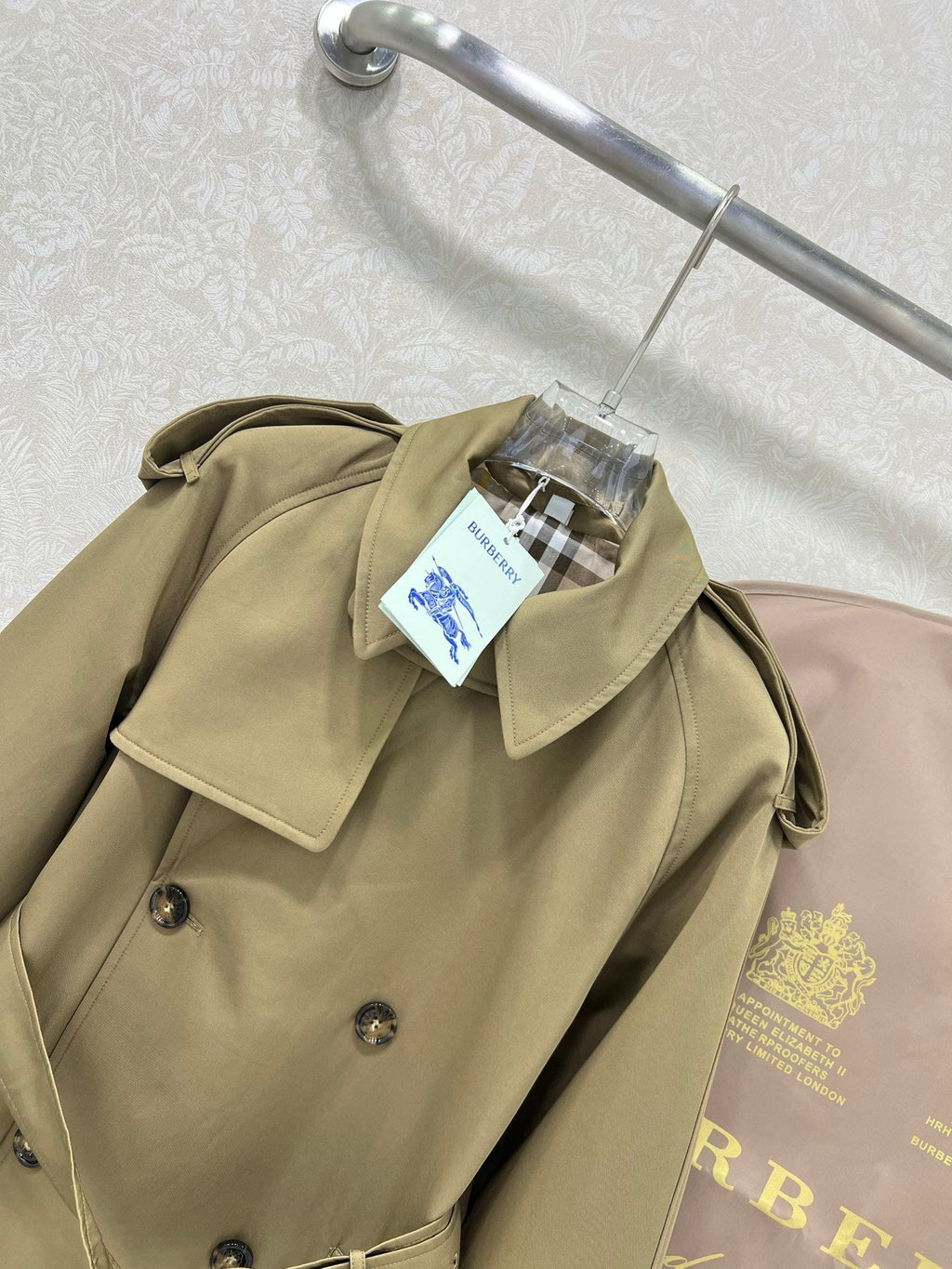 BURBERRY SELFORD-STYLE TRENCH COAT 275097