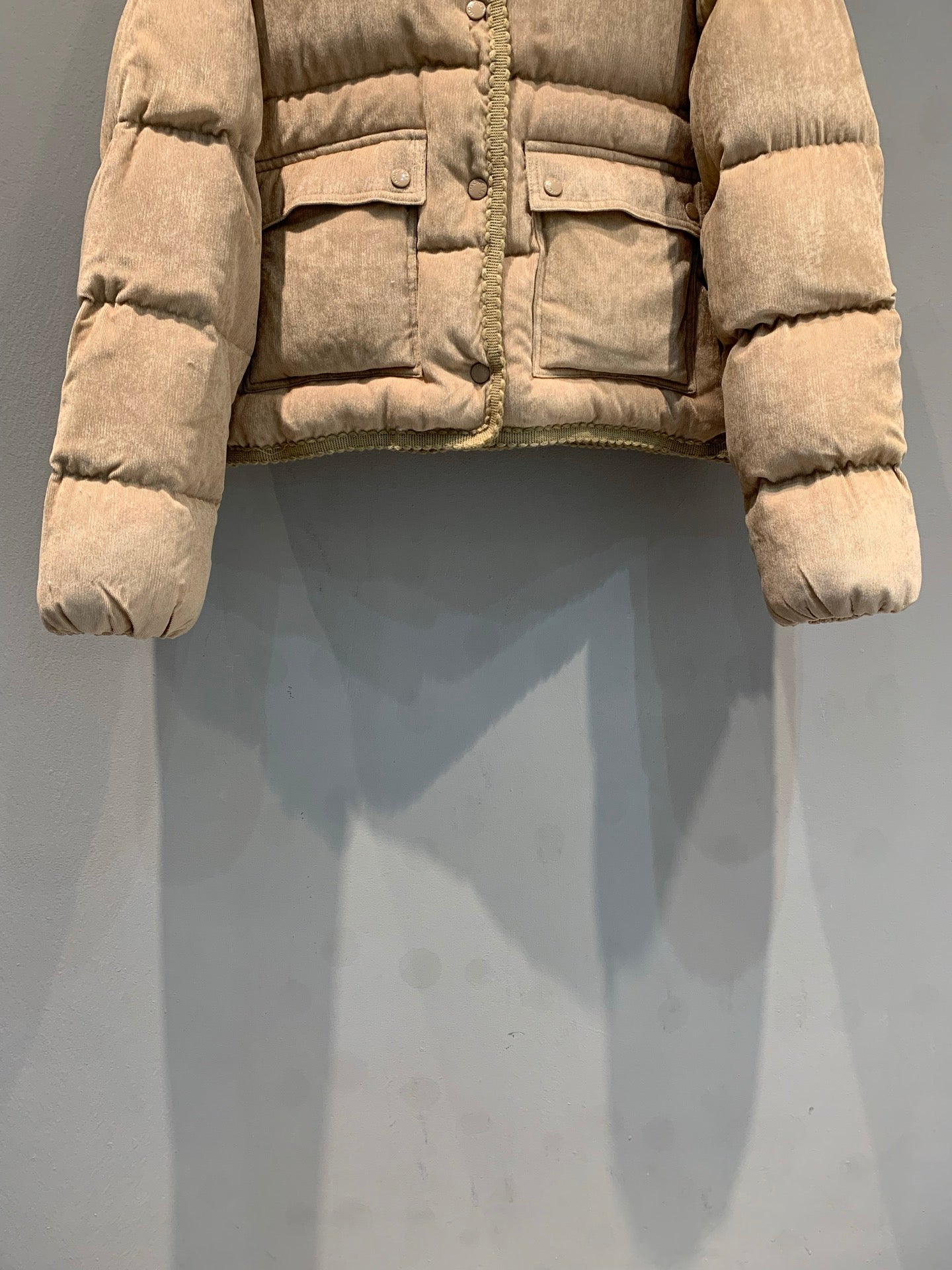 MONCLER 25S SHORT VELVET DOWN JACKET 346