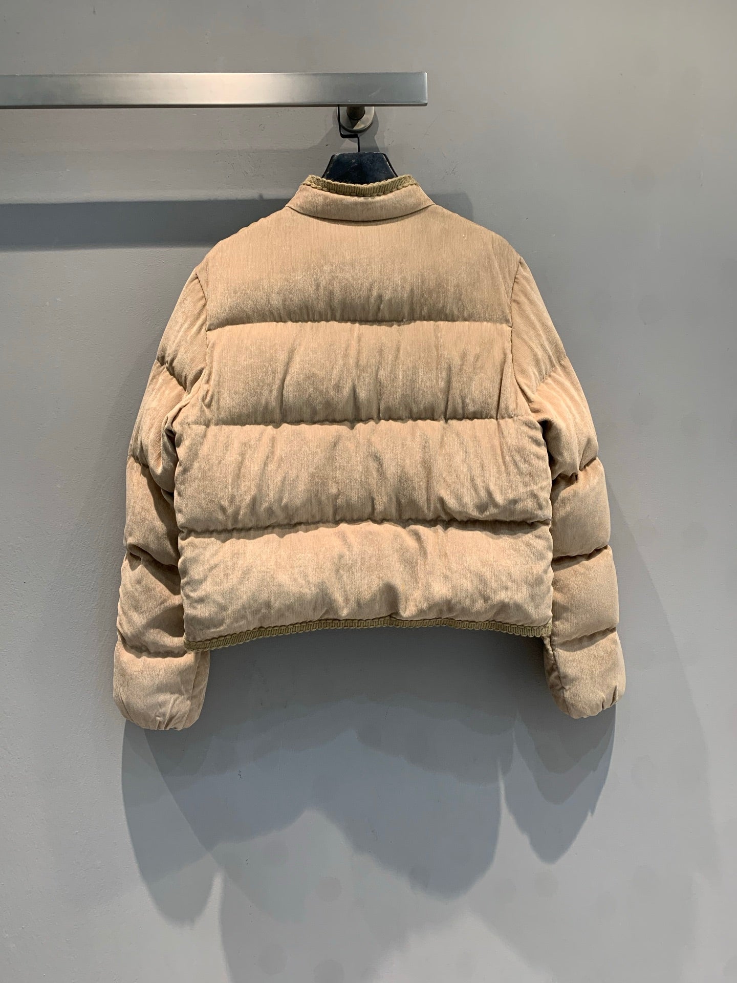 MONCLER 25S SHORT VELVET DOWN JACKET 346