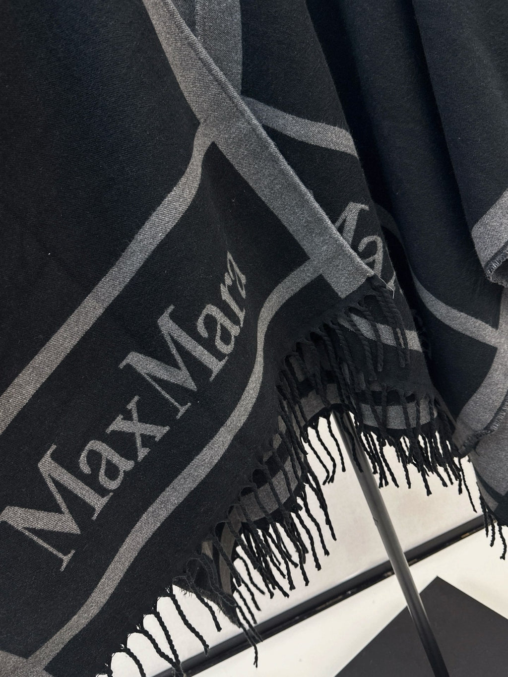 MAX MARA 25S JACQUARD CAPE COAT 007